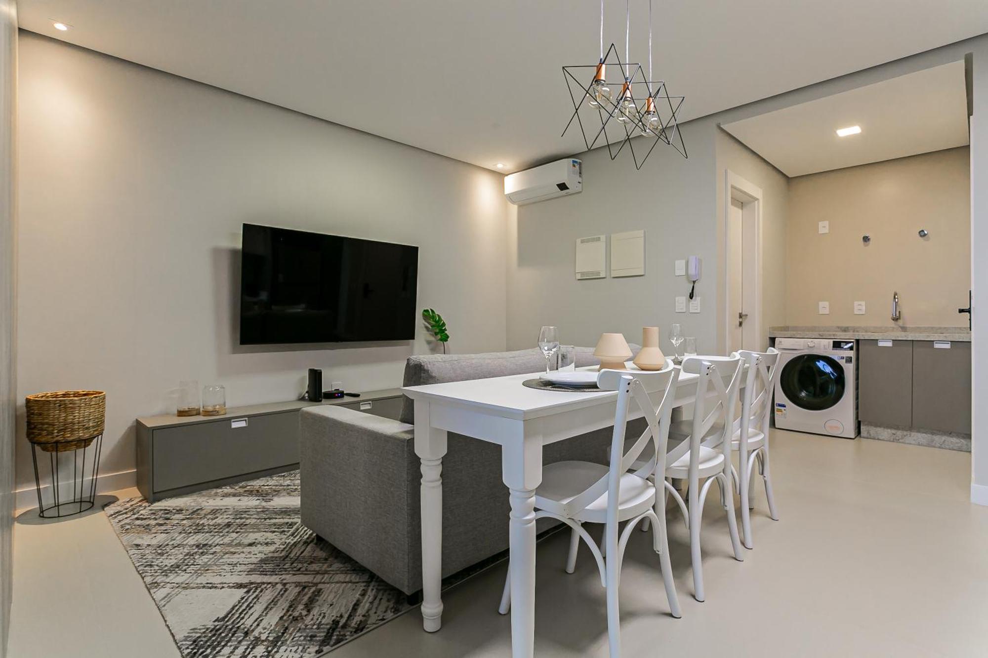 Apartamento Apto em localização incrível no Centro, prédio com piscina e academia Florianópolis Habitación foto