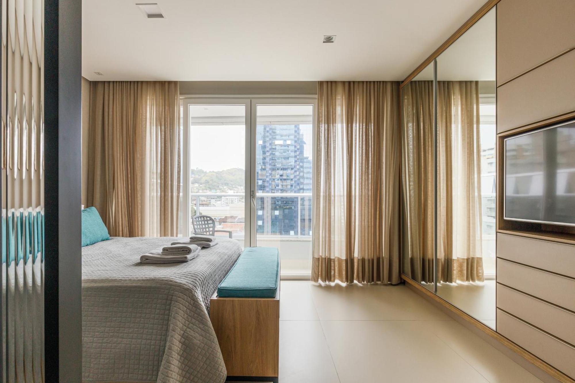 Apartamento Apto em localização incrível no Centro, prédio com piscina e academia Florianópolis Habitación foto